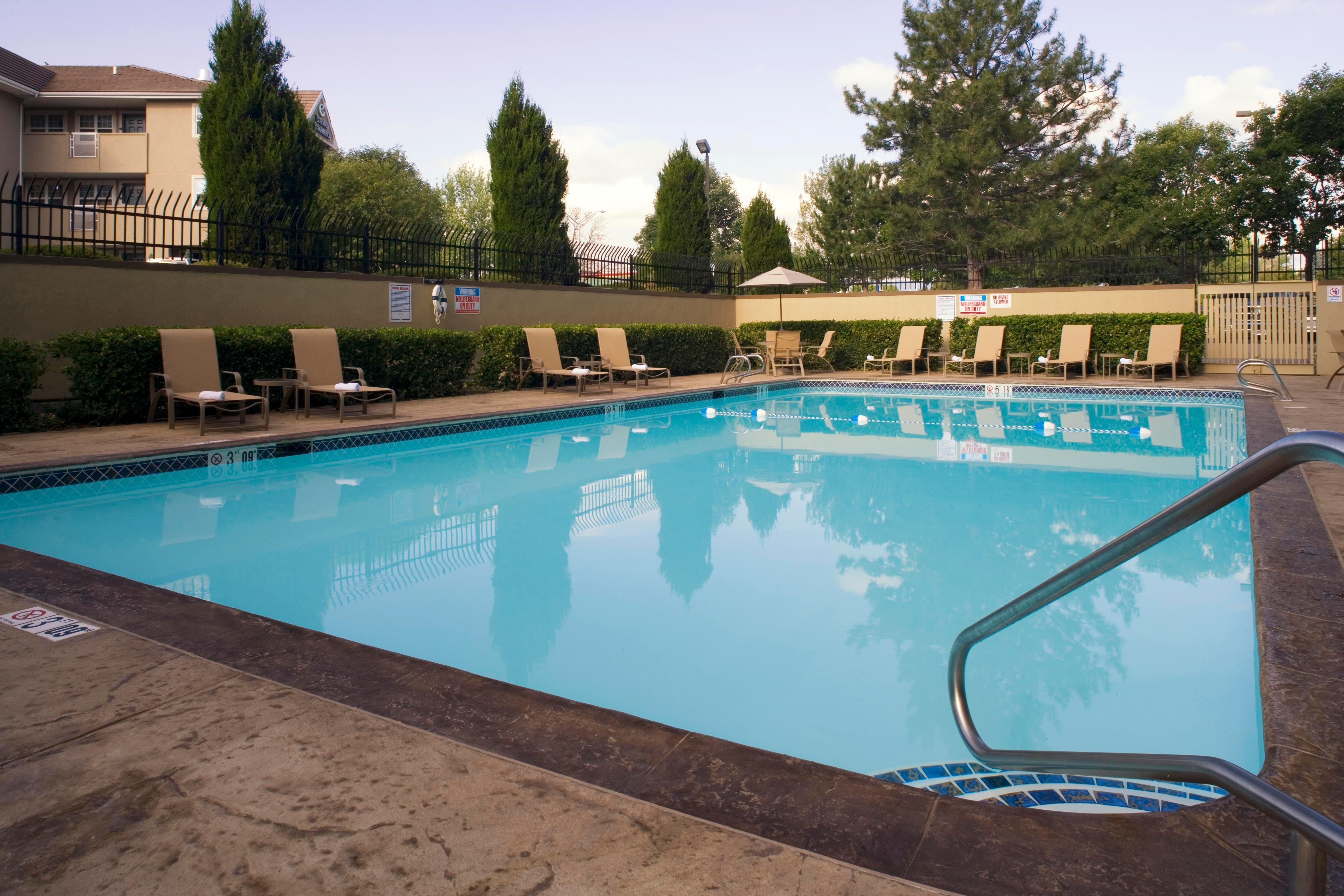 Holiday Inn Denver Lakewood By Ihg Dış mekan fotoğraf
